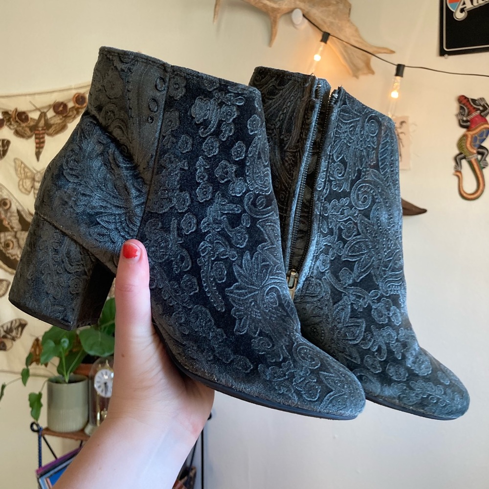 ZIGI SOHO Green Velvet Heeled Boots